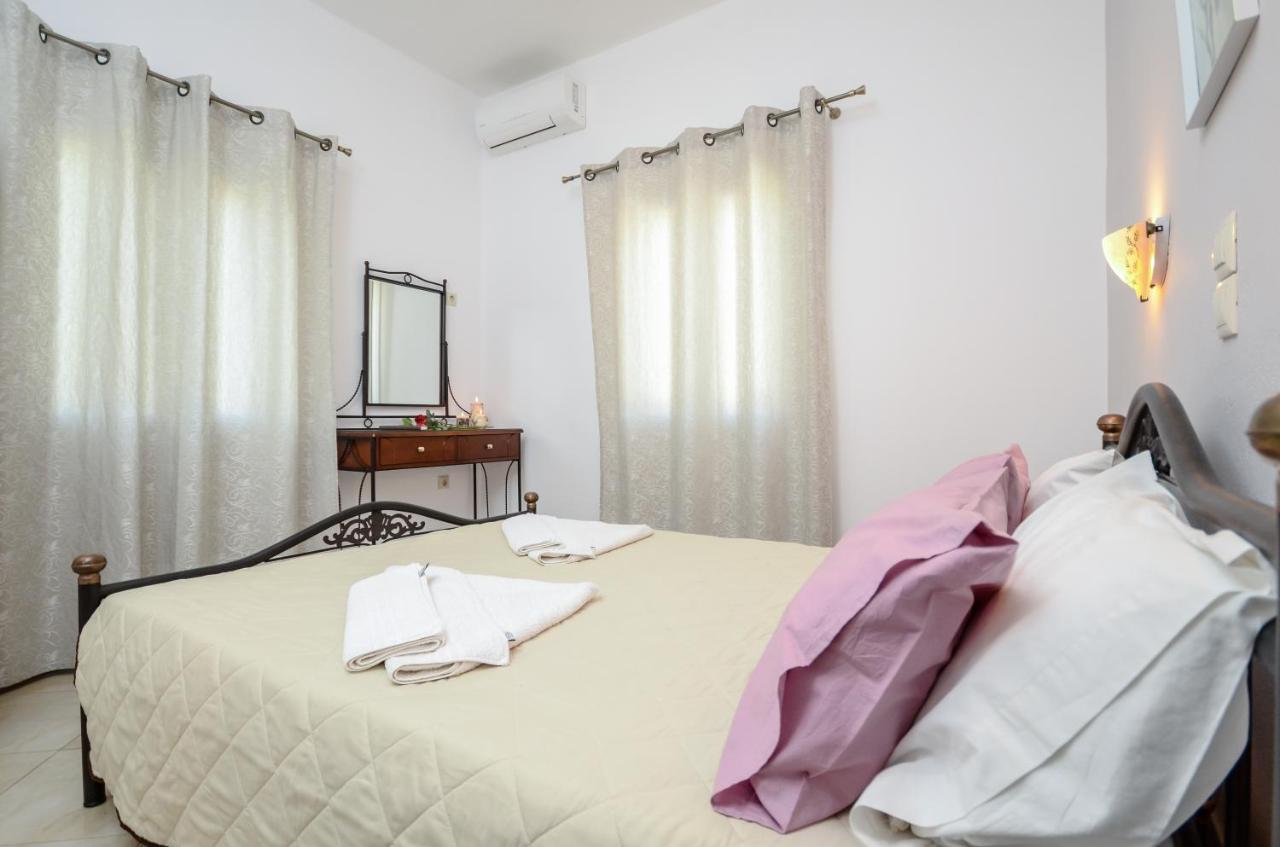 מיקרי ויגלה Gaitani Apartments Plaka Naxos מראה חיצוני תמונה