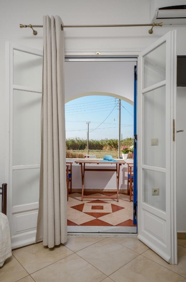 מיקרי ויגלה Gaitani Apartments Plaka Naxos מראה חיצוני תמונה