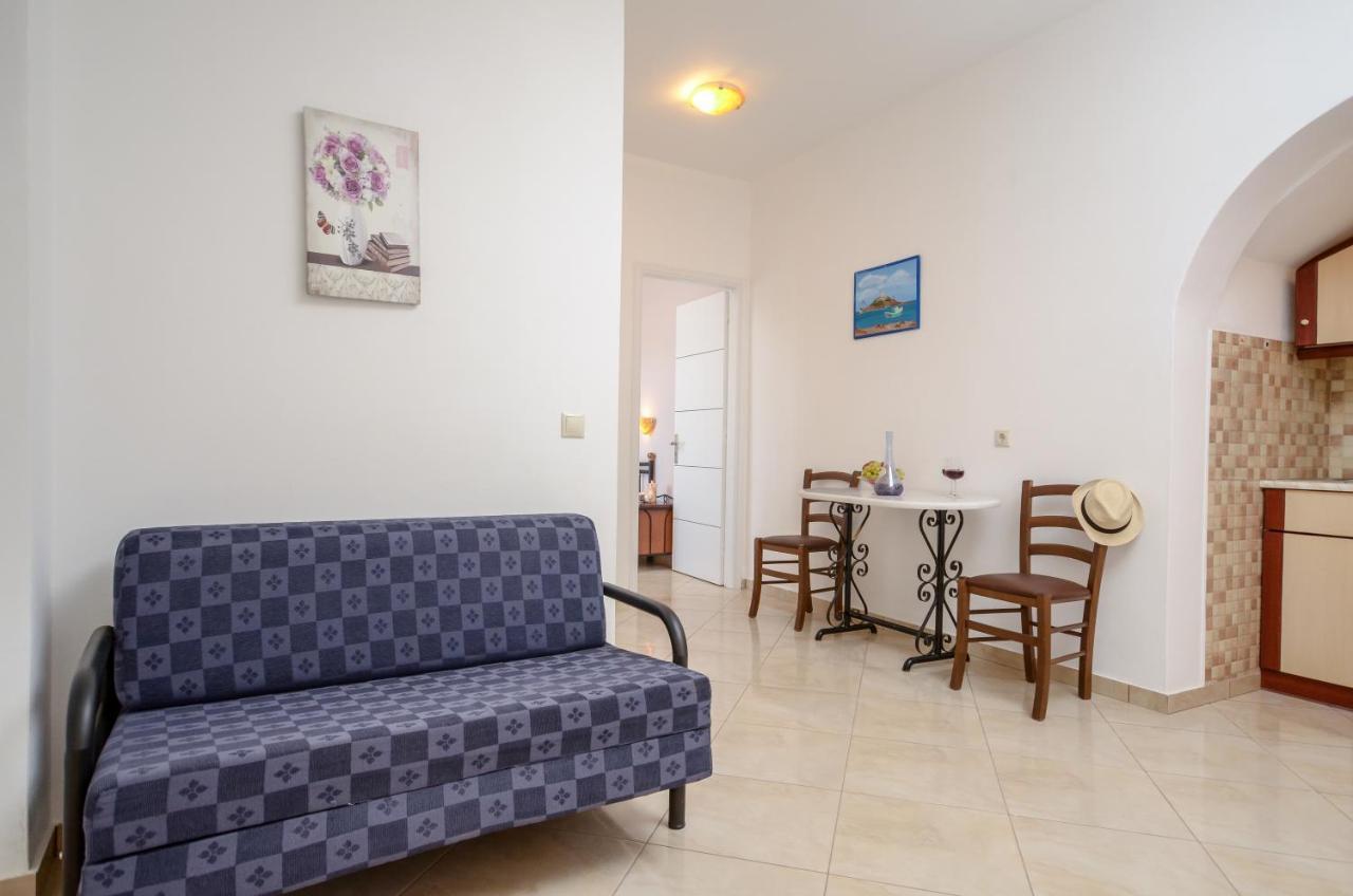מיקרי ויגלה Gaitani Apartments Plaka Naxos מראה חיצוני תמונה
