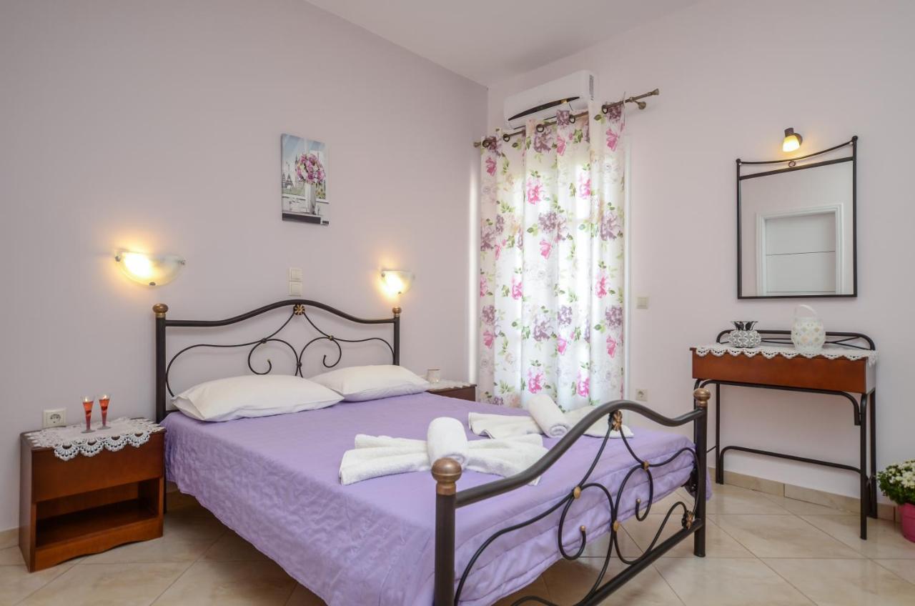 מיקרי ויגלה Gaitani Apartments Plaka Naxos מראה חיצוני תמונה