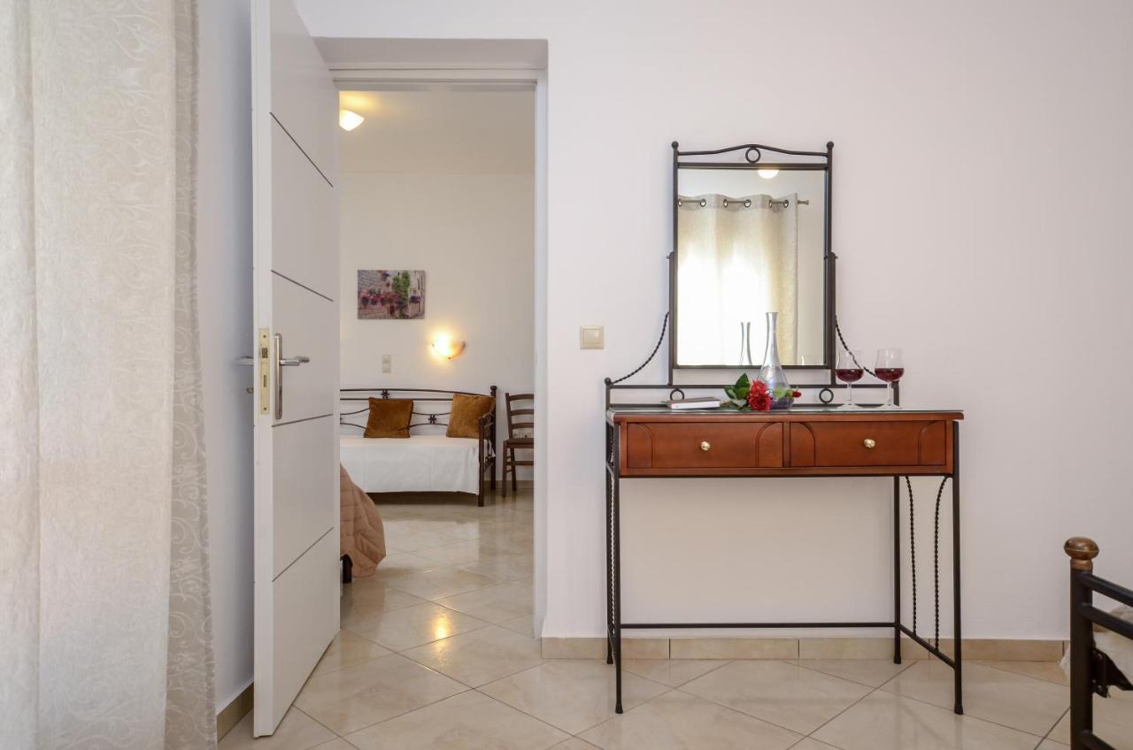 מיקרי ויגלה Gaitani Apartments Plaka Naxos מראה חיצוני תמונה